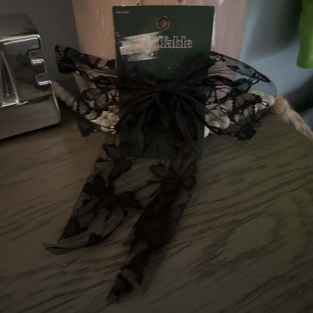 Black Lace Hair‎ Bow